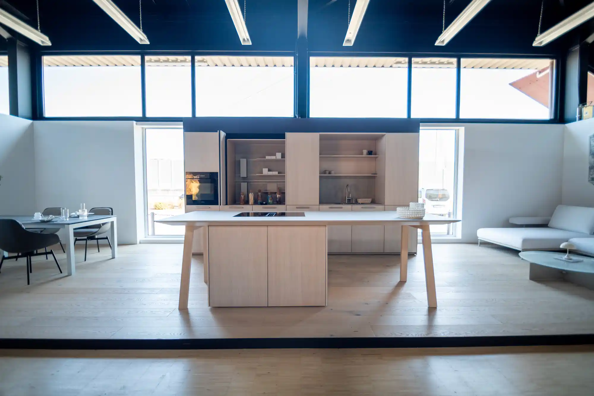 Küche im Schickinger Showroom in Sinzheim – eiche, kochinsel