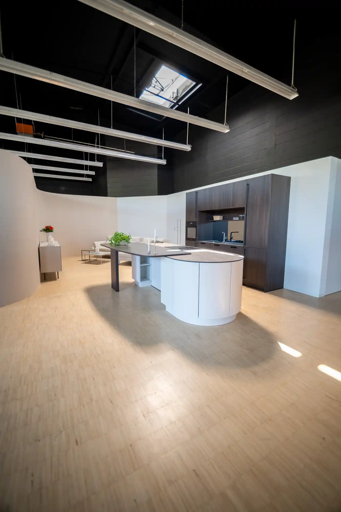 Küche im Schickinger Showroom in Sinzheim – runde insel, kochinsel