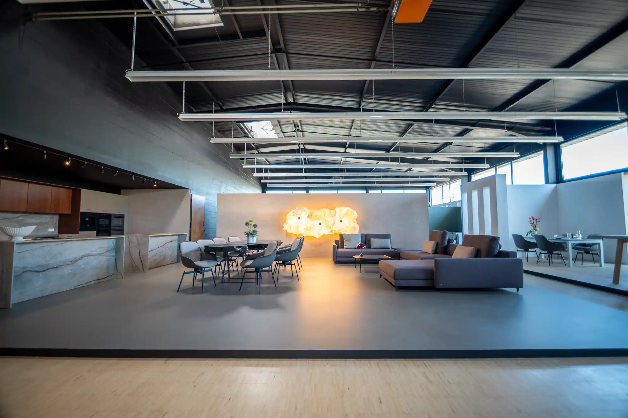 Lounge im Schickinger Showroom in Sinzheim – übersicht, weitwinkel