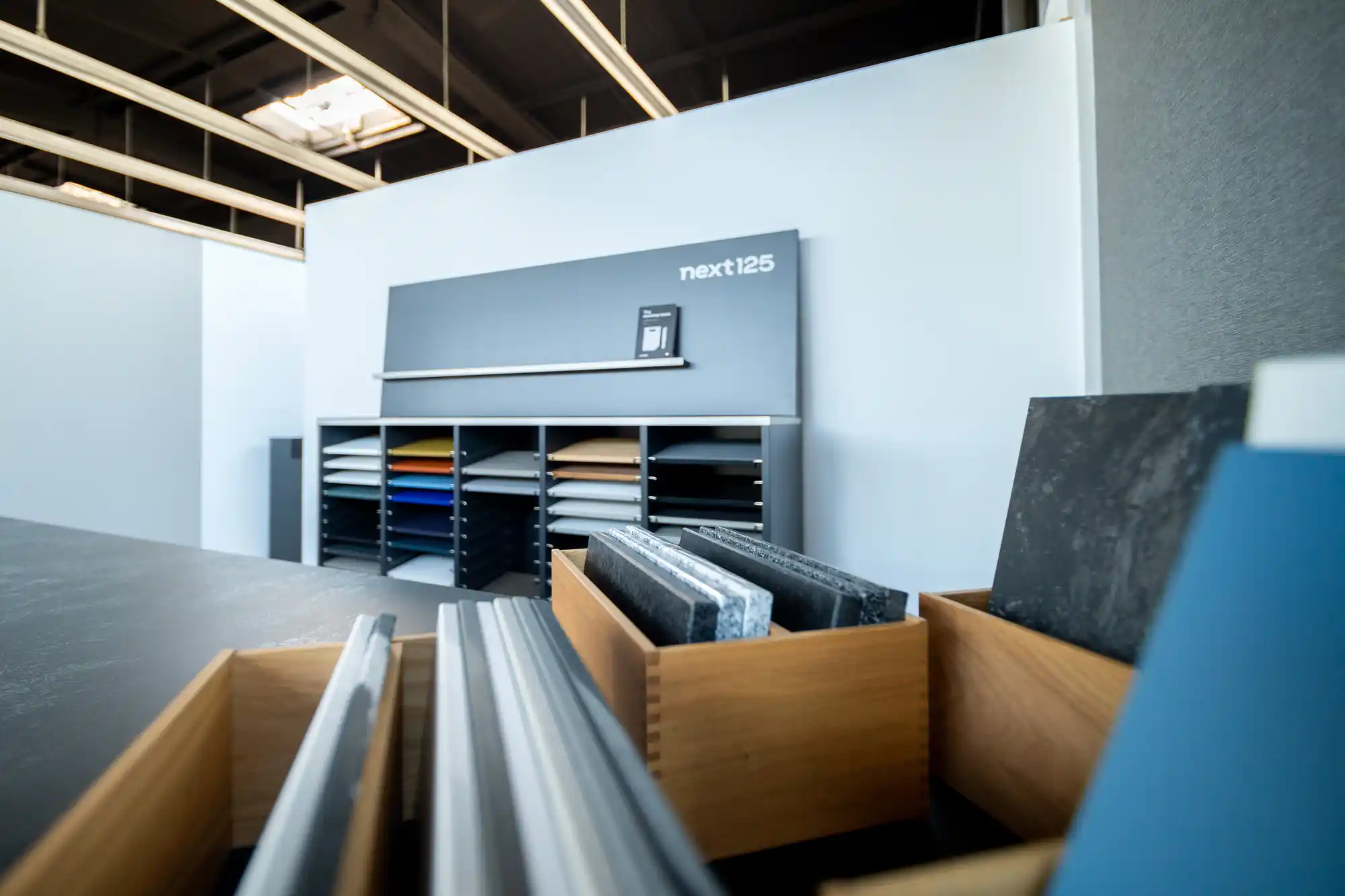 Materialmuster im Schickinger Showroom in Sinzheim – materialien, fronten, muster
