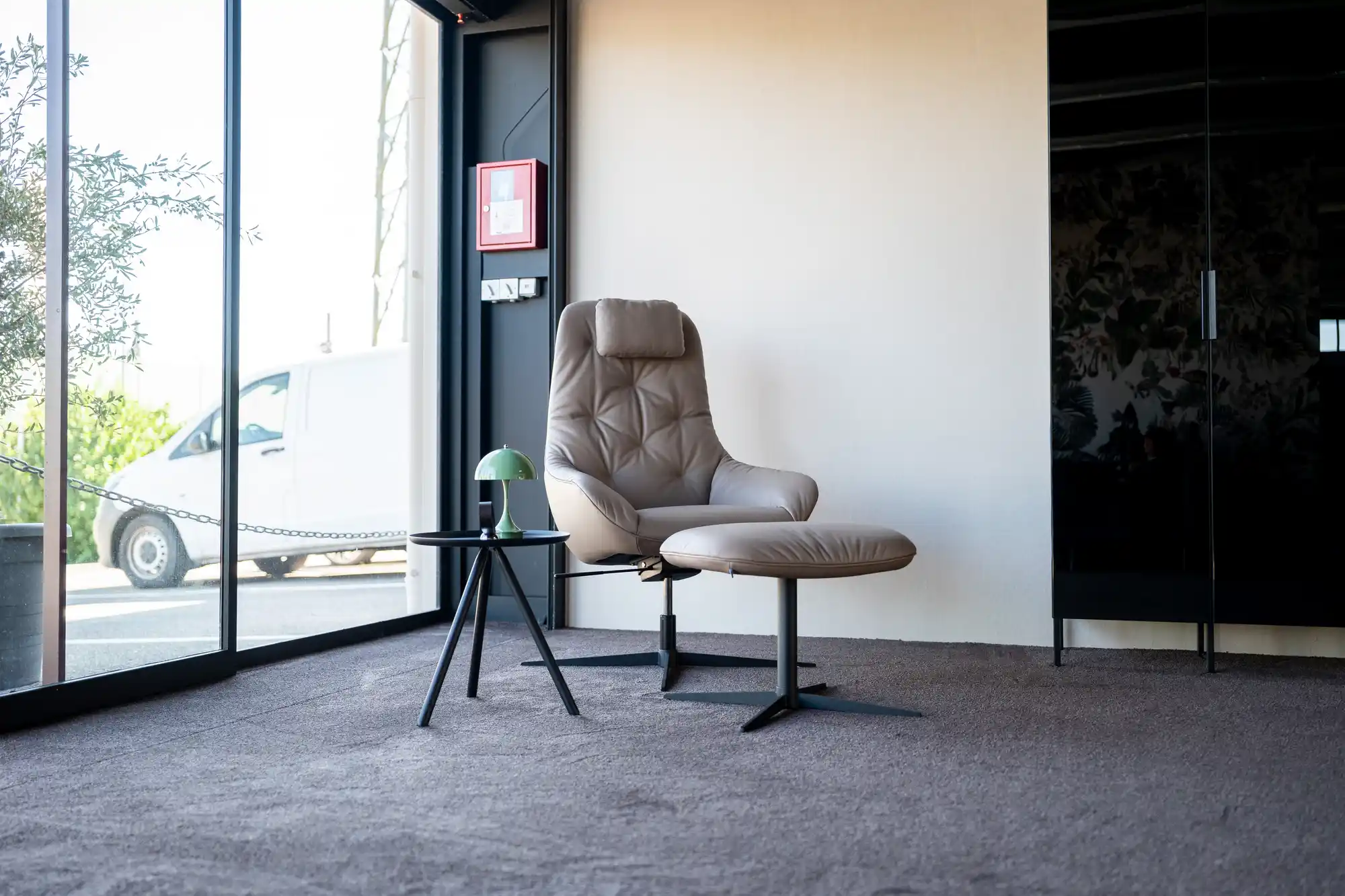 Wohnbereich im Schickinger Showroom in Sinzheim – sessel, relaxsessel, teppich